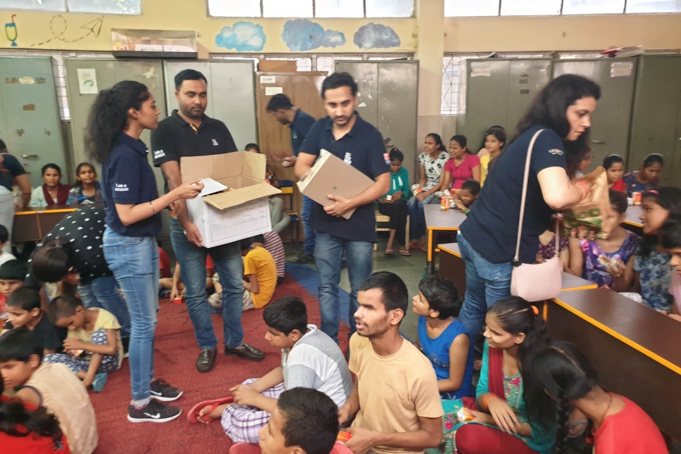 Bedsheet Distribution by Team Pahal